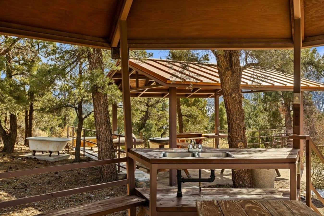 Steel Pine Lodge A Rustic Mountain Retreat Views Baldwin Lake Kültér fotó